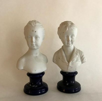 THARAUD LIMOGES - Manufacture THARAUD
Two busts in biscuit representing Louise and...