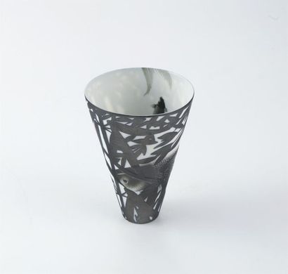 ROOS Anima ROOS (1956) White porcelain
goblet decorated with stylized bamboo branches...