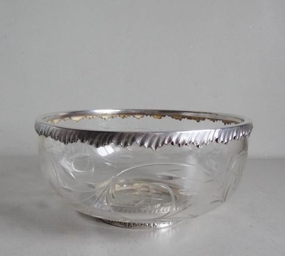 null Large crystal goblet cut with a scroll motif, set in a silver setting (P. Minerve)...