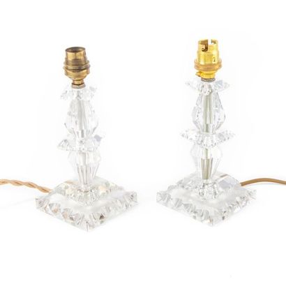 BACCARAT BACCARAT
Pair of cut crystal lamps
Base with alternating engraved half-pellet...