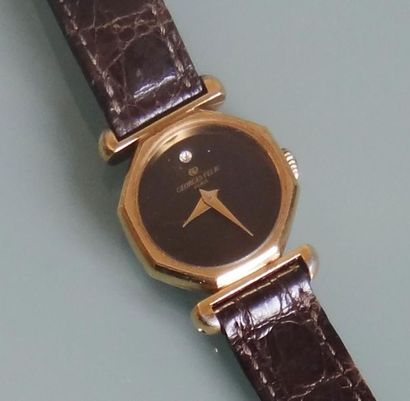 VELIC Georges VELIC - Paris Lady's
watch with a polygonal gilt metal dial. Dial with...