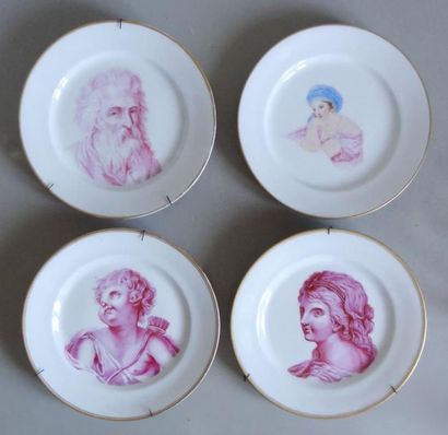null Set of three white enameled porcelain plates with pink camaieu decoration of...