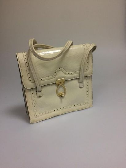 LEMARIE-GAIGEARD MAISON LEMARIE-GAIGEARD, made in Italy
White patent leather bag,...