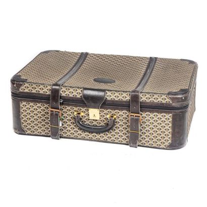 GOYARD Maison GOYARD - Vintage
Large semi-rigid suitcase in printed canvas and navy...