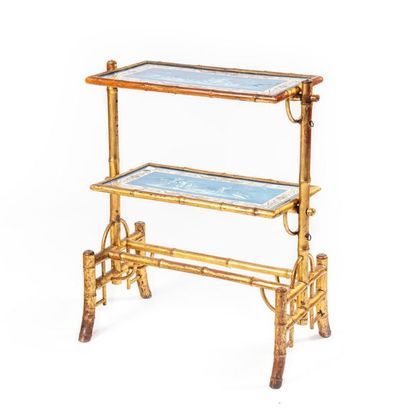 null Table desserte à structure en bois doré façon bambou réunie par deux plateaux...