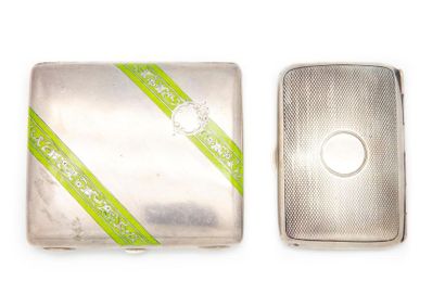 null 2 silver cigarette cases.
Foreign work.
Weight: 217 g