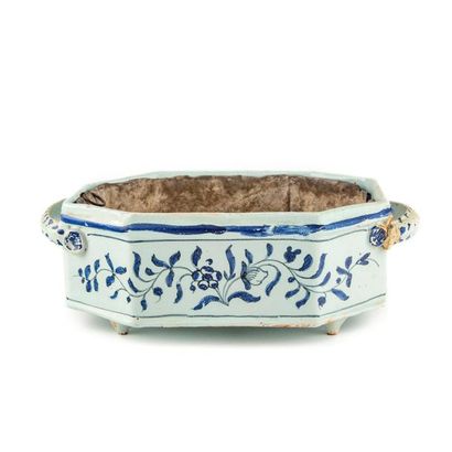 null ROUEN Rectangular
bannette with cut sides in earthenware with blue-white decoration...