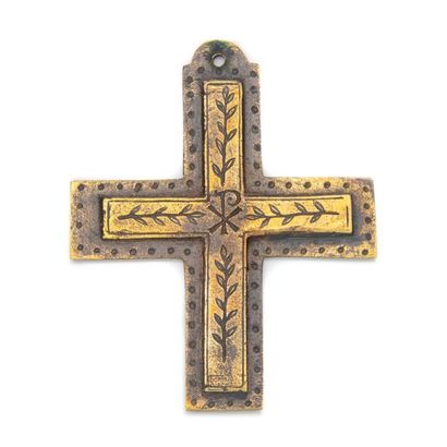 null Bronze and enamel cross.
H.: 9 cm