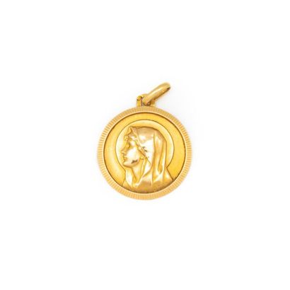 null Medal in yellow gold.
Weight: 2.0 g.