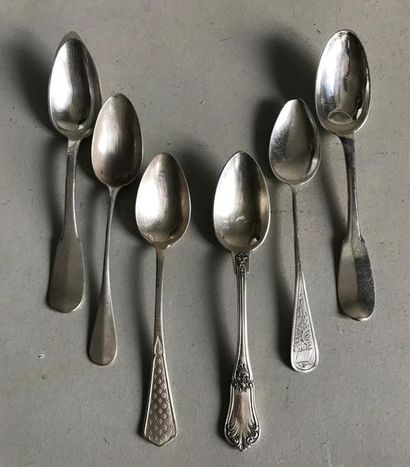 null Set of six small silver spoons (mismatched) of various models. Figured (for...