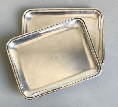 null Maison ERCUIS
Pair of small rectangular mail trays in silver plated metal. Engraved...