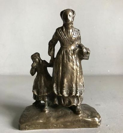 null CIPRIANI - XXth
The peasant woman and her daughter
Group in bronze with patina...