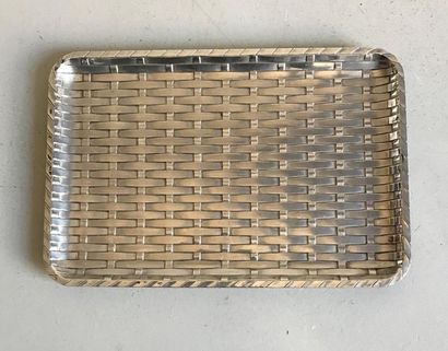 null Small rectangular mail tray in imitation of basketry.
15,5 x 23 cm