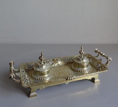 null Rectangular shaped double inkwell in gilt bronze richly chiselled with floral...