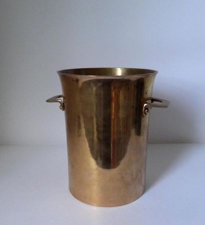 null Bronze and brass bottle bucket.
Probably a Scandinavian
work H. 25 cm
