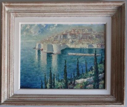 null ÉCOLE FRANCAISE MODERNE
Le fort d'Antibes
Oil on cardboard
Signed lower left
26...