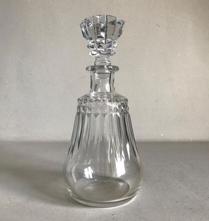 null BACCARAT
Covered crystal decanter with cut belly.model Piccadily
Signed by the...