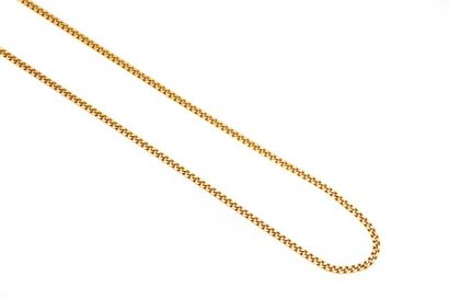 null Yellow gold chain.
Weight: 11.0 g.