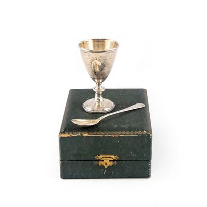 null Egg cup and silver spoon in a box
weight: 40 g