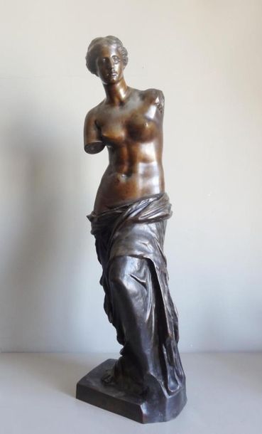 GADAIX F.A. GADAIX (circa 1900)
Vénus de Milo d'après l'Antique
Statue en bronze...