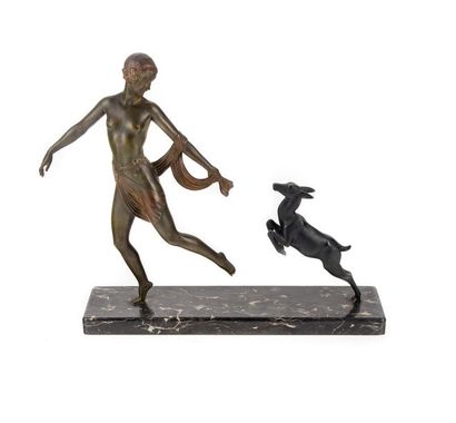 DESCOMPS Joé DESCOMPS (1869-1950) Antique
woman and doe
Medal and green
patina Marble
base...