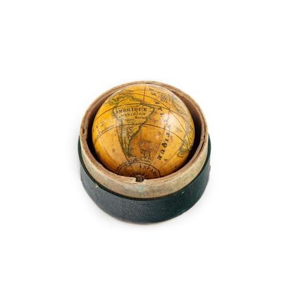 null Die Erde
Small cardboard world map for children in its box
D. 4 cm (world map)...