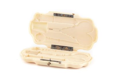 null Ivory sewing box.
19th century period
11 x 6 cm