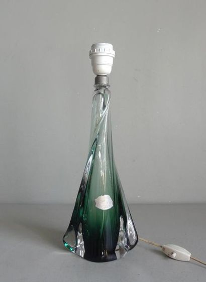 VAL SAINT LAMBERT VAL SAINT LAMBERT
LAMP Smoked crystal bottle-shaped lamp with slightly...