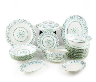 AYNSLEY Maison AYNSLEY - England
Glazed porcelain service with flower decoration...
