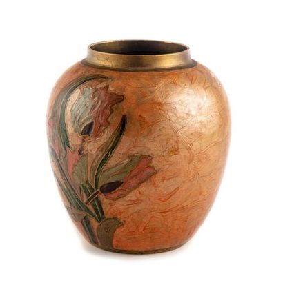 null Enamelled brass ball vase with tulip decoration.
Height : 17 cm
