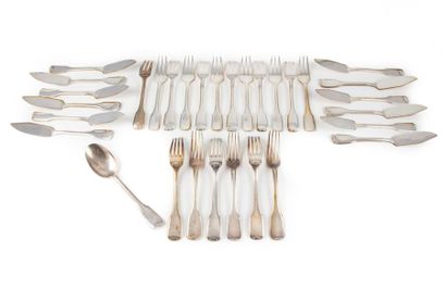 null Set of twelve silver plated metal fish cutlery with nets and countours. Style...