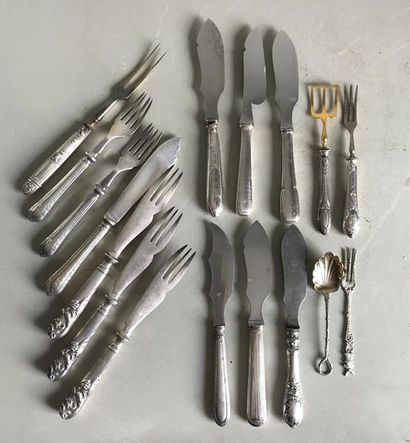 null Matching set of silver-plated metal cutlery