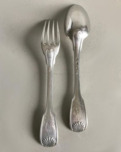 null Cutlery ( 2 pieces ) in silver molded with nets and contours decorated with...