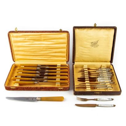 null Box including 6 fruit cutlery, mother-of-pearl handle, blade in vermeil.
A box...