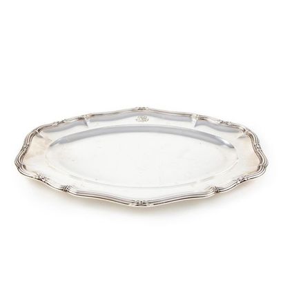 null Oval silver dish with double fillet and cross with the figure
Weight: 1,090...