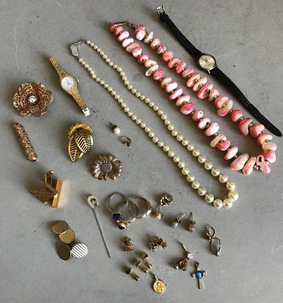 null Ensemble de bijoux en métal doré et perles fantaisies : Bagues - BO - Colliers...