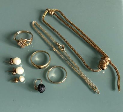null Ensemble de petits bijoux à monture en or jaune (750e) : chaine - bagues - paire...