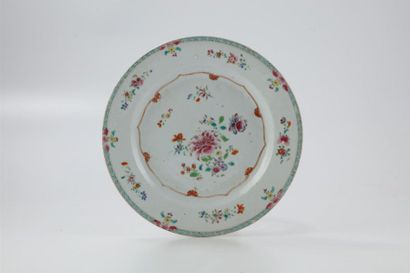 null COMPAGNIE DES INDES
Ensemble de six assiettes en porcelaine émaillée à décor...