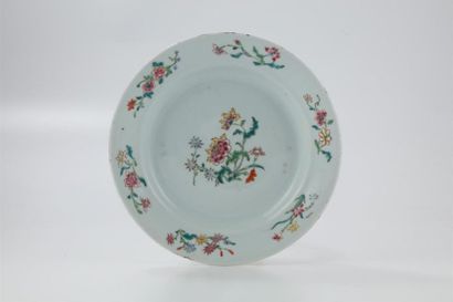 null COMPAGNIE DES INDES
Ensemble de six assiettes en porcelaine émaillée à décor...