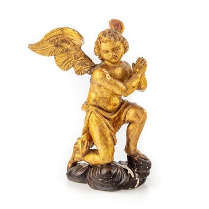 Sculpture en bois doré représentant un Ange...