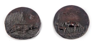 FRATIN Christophe FRATIN ( 1801-1864) Paire de plaques en métal repoussé orné d'un...