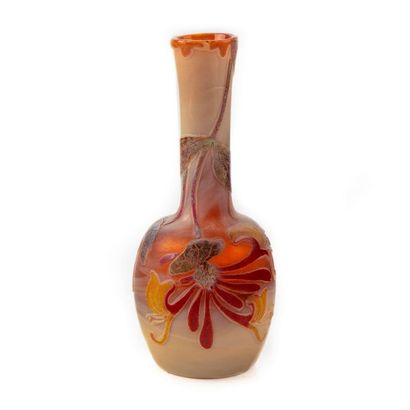 LEGRAS LEGRAS Petit vase en verre à décor marmoreen. Signé H. : 13 cm