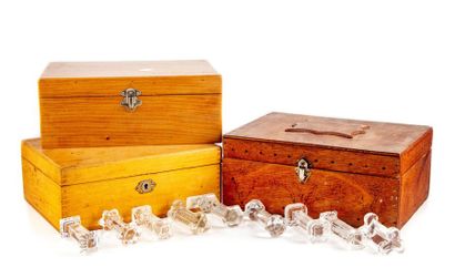 null 3 boxes of crystal
knife holders Miscellaneous 
Accidents