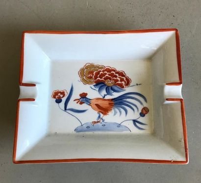 null Rectangular ashtray in porcelain decorated with a cock in the taste of China
L....