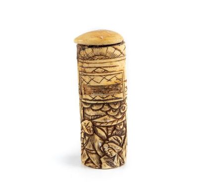 null JAPAN
Chiselled bone cane knob from a scene