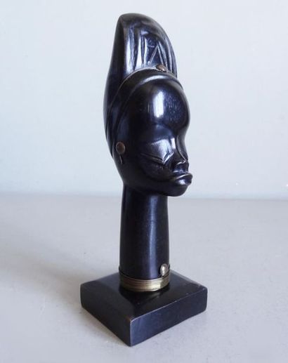 null AFRICA - Modern
Blackened wooden woman's head decorated with copper jewellery.
H....