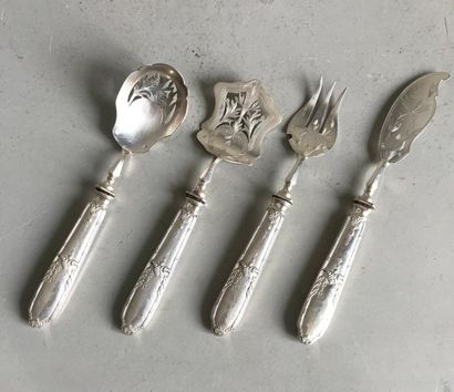 null Metal petits fours set (4 pieces) with silver handle filled (Minerva punch)...