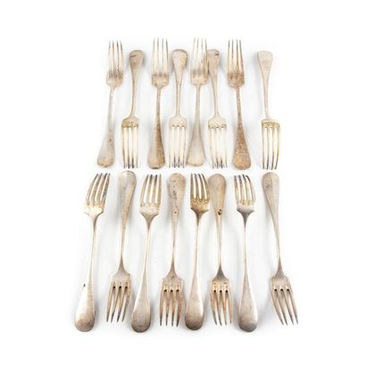 null Set of 16 silver metal forks
