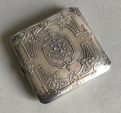 null Beautiful silver cigarette box lined with richly chiselled silver gilt frame...