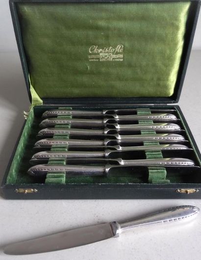 null CHRISTOFLE
Set of 12 small silver plated metal knives chiselled with Art Deco...